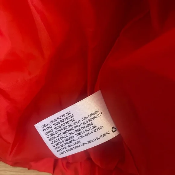 LIKE NEW puffer jacket - Picture 4 of 16